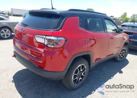 2025 Jeep Compass Trailhawk 4X4 from USA, damaged, VIN 3C4NJDDN7ST550950